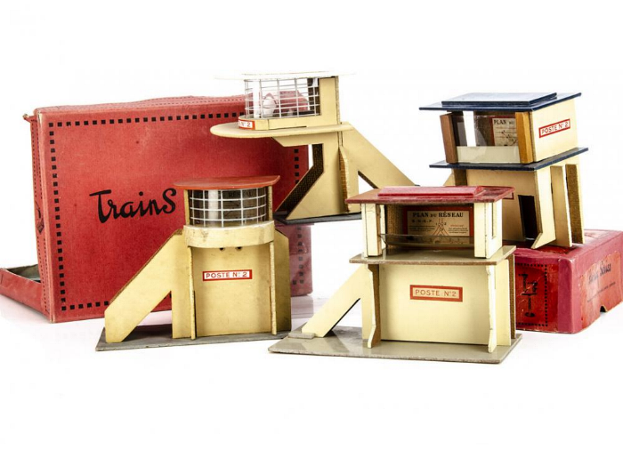 French Hornby Wooden Accessories